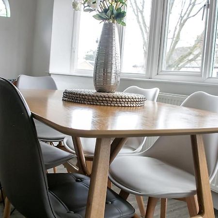 Appartamento Stylish Retreat In Leigh-On-Sea Southend-on-Sea Esterno foto