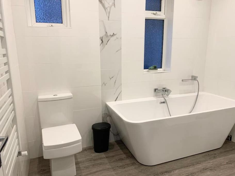 Appartamento Stylish Retreat In Leigh-On-Sea Southend-on-Sea Esterno foto