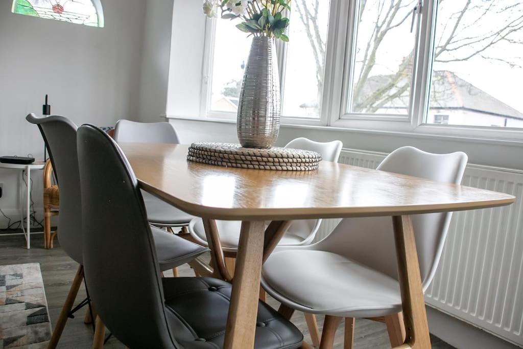 Appartamento Stylish Retreat In Leigh-On-Sea Southend-on-Sea Esterno foto
