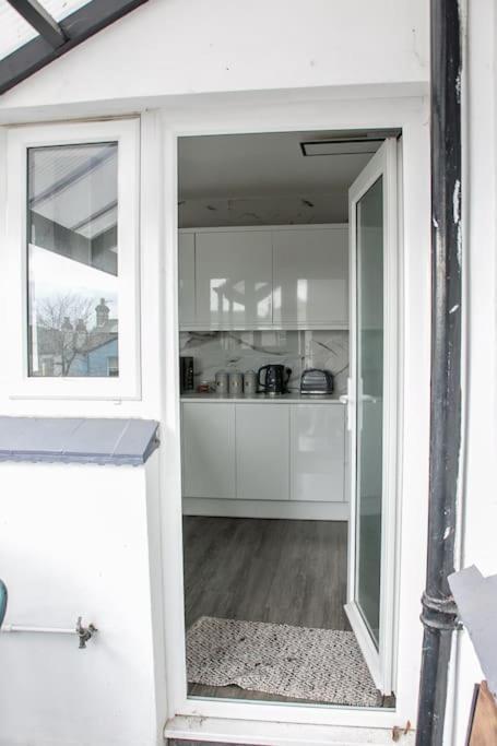 Appartamento Stylish Retreat In Leigh-On-Sea Southend-on-Sea Esterno foto