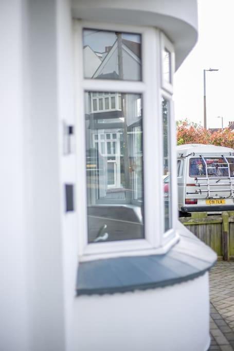 Appartamento Stylish Retreat In Leigh-On-Sea Southend-on-Sea Esterno foto