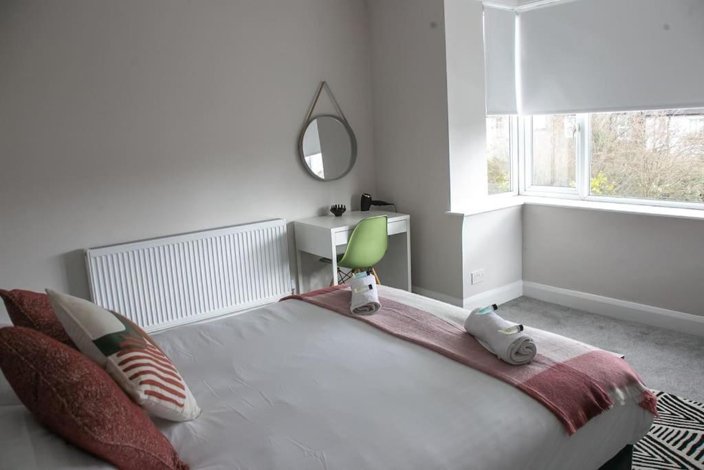 Appartamento Stylish Retreat In Leigh-On-Sea Southend-on-Sea Esterno foto