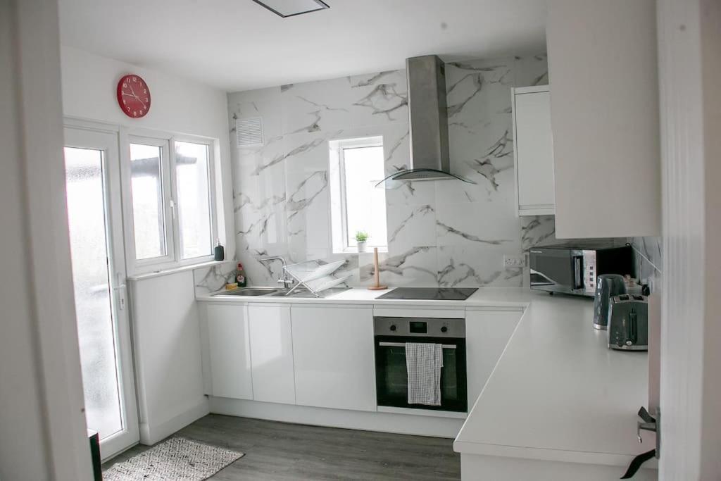 Appartamento Stylish Retreat In Leigh-On-Sea Southend-on-Sea Esterno foto
